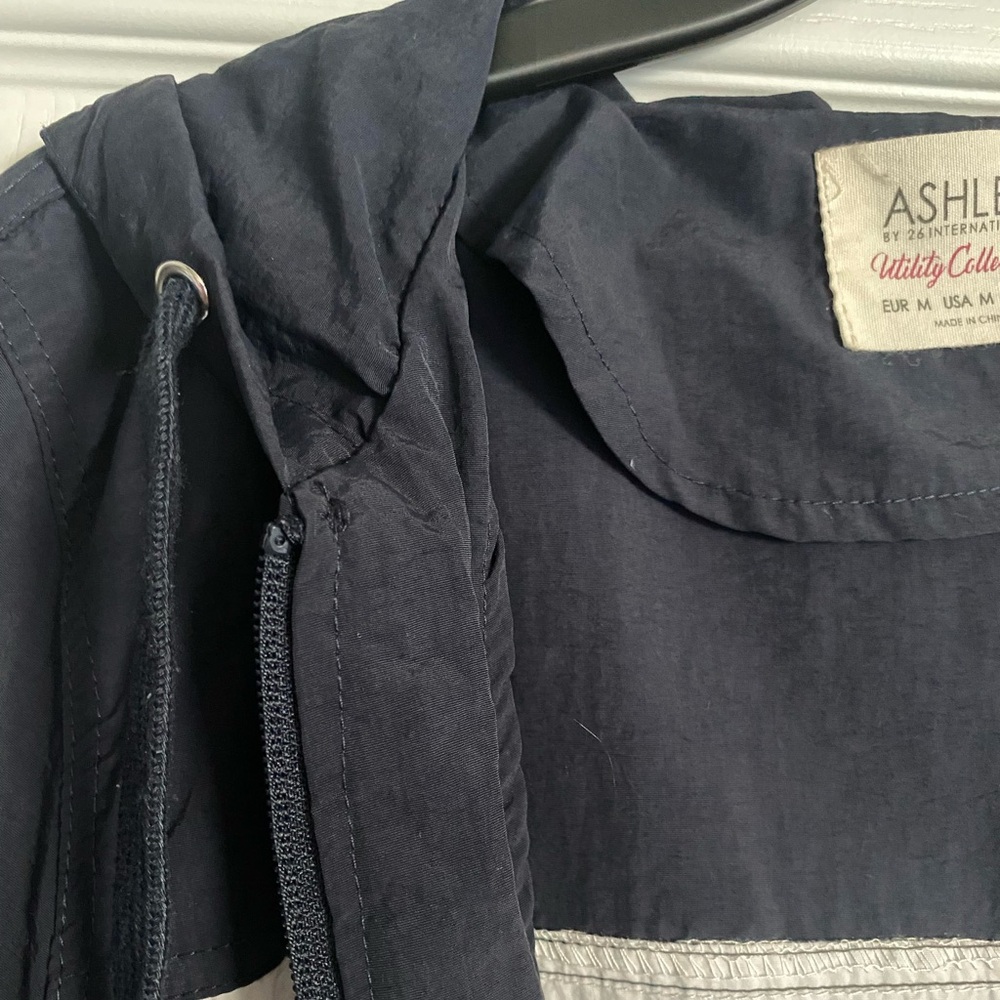 Tri-color Windbreaker. Size-M. Ashley by 26 International